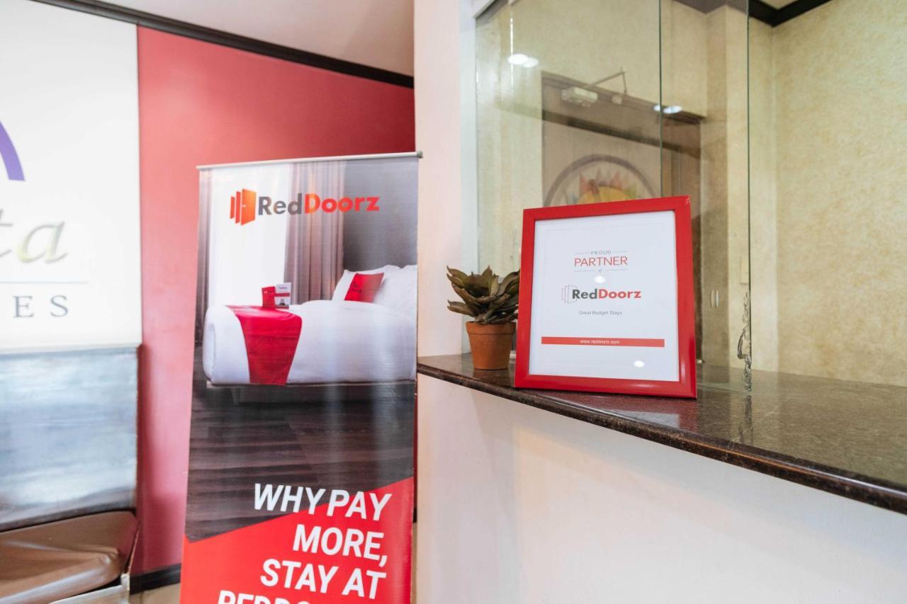 RedDoorz @ Bonifacio St Cebu Hotel Buitenkant foto